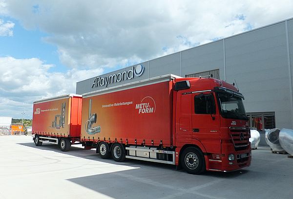METU lorry in front of the company RAYMOND